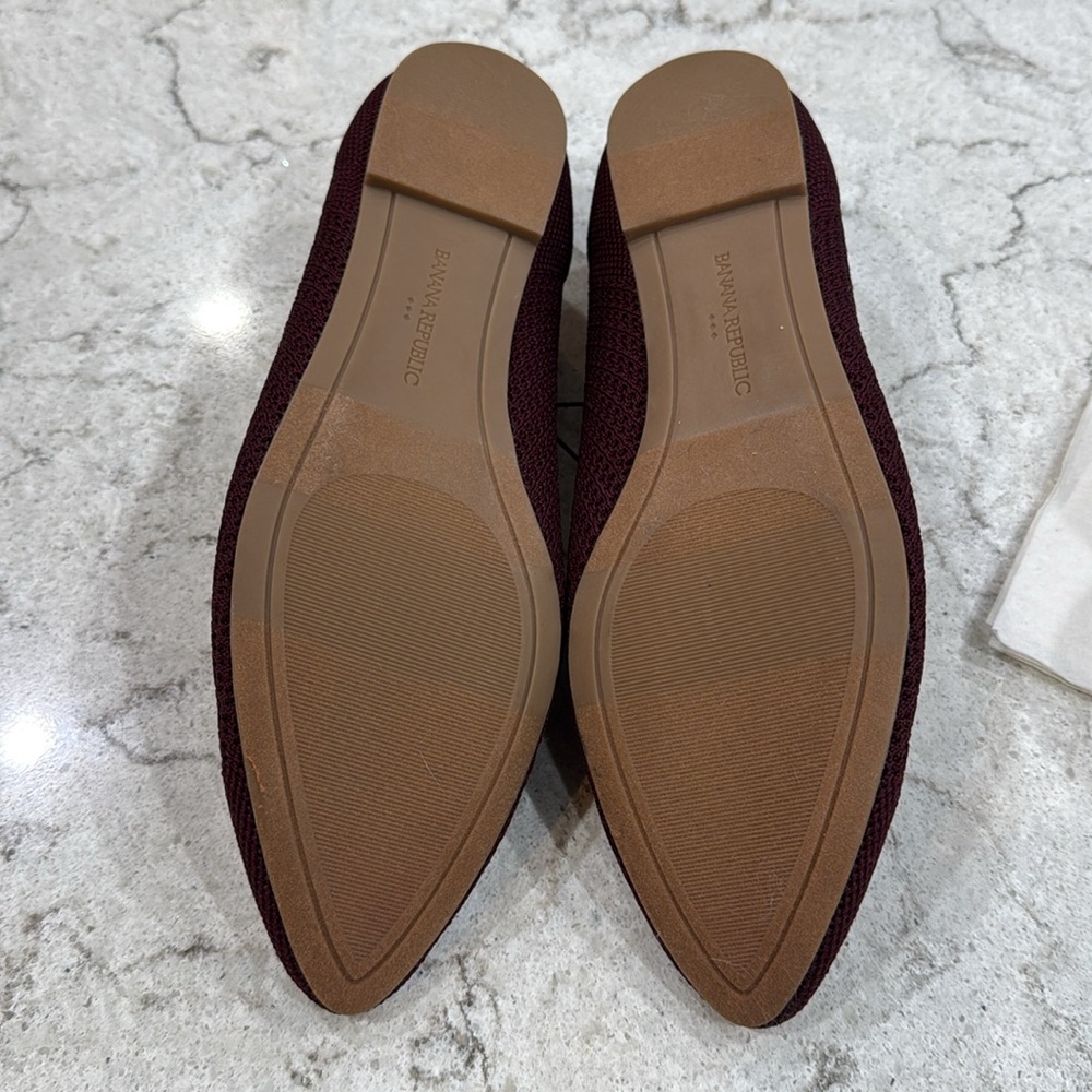 BANANA REPUBLIC Women's Burgundy Flats SIZE 8 - Picture 3 of 6